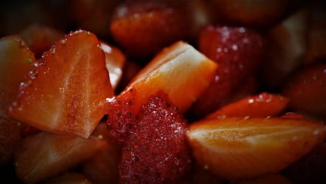 Scharfe Erdbeer-Salsa: Rezept mit Chili und Balsamico