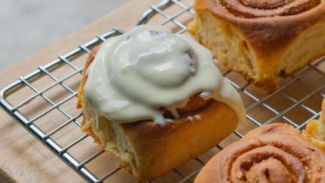 Zitronenschnecken: Rezept mit Hefeteig