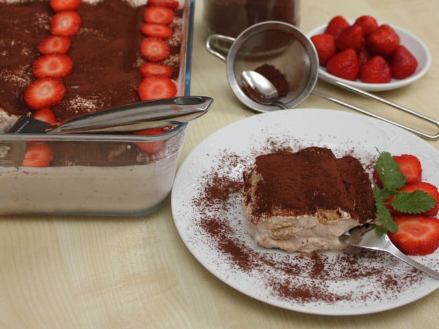 Rhabarber-Tiramisu: Varianten Rhabarber-Tiramisu lässt sich sehr gut mit Erdbeeren kombinieren.