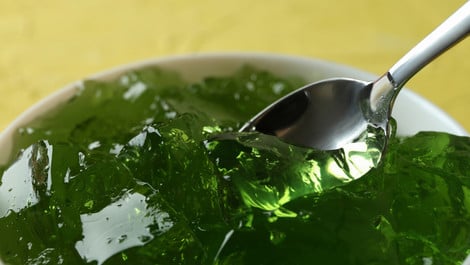 Waldmeister-Pudding: Rezept für die selbstgemachte Götterspeise