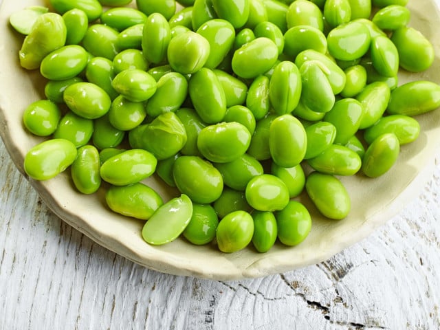 Edamame-Hummus: Einfaches Rezept für den grünen Dip Edamame-Hummus ist eine leckere Abwechslung zum Klassiker mit Kichererbsen.