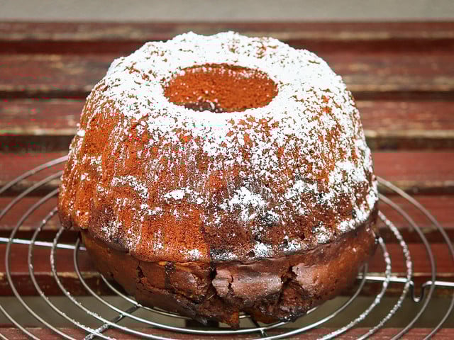 Kuchen-Variation 3: Banane mit Schokoladenstreusel Bananensplit als Rührkuchen backen.