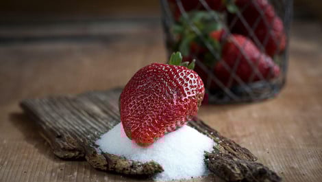 Erdbeerzucker: Fruchtiges Rezept mit 2 Zutaten