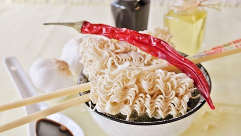 Einfache chinesische Nudelsuppe: Schmackhaftes Rezept