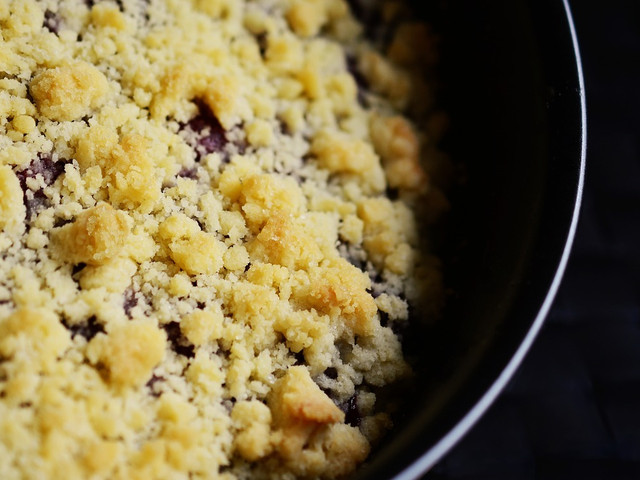 Crumble-Rezept für mit saisonalem Obst für jede Jahreszeit Unter der Streusel-Decke machen sich viele Obstsorten gut