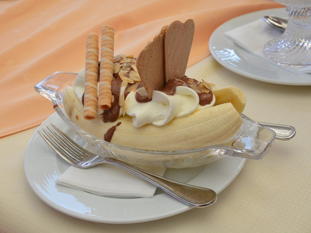Bananensplit – ein veganes Rezept Bananensplit kannst du zum Beispiel als besondere Nachspeise anrichten.
